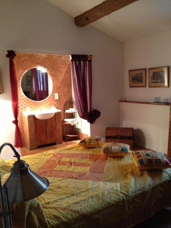 Les Jardins Du Rebaut Bed and Breakfast Μπεζιέ Δωμάτιο φωτογραφία